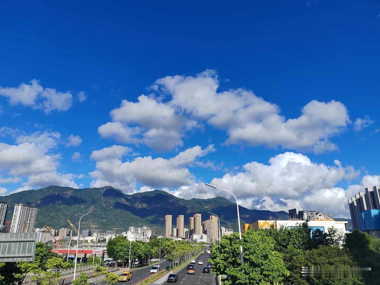 高校“挂科保研”新规：是给潜力生机会，还是对学霸的不公平？
 
高校保研又出争议