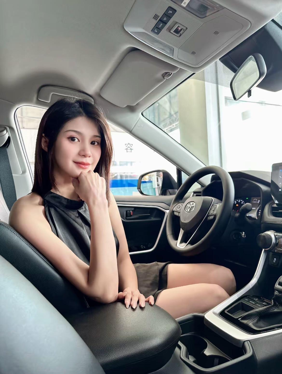 不得不说的购买第六代荣放三条核心理由，兼顾家用与实用，省心又划算：全球第六代荣放