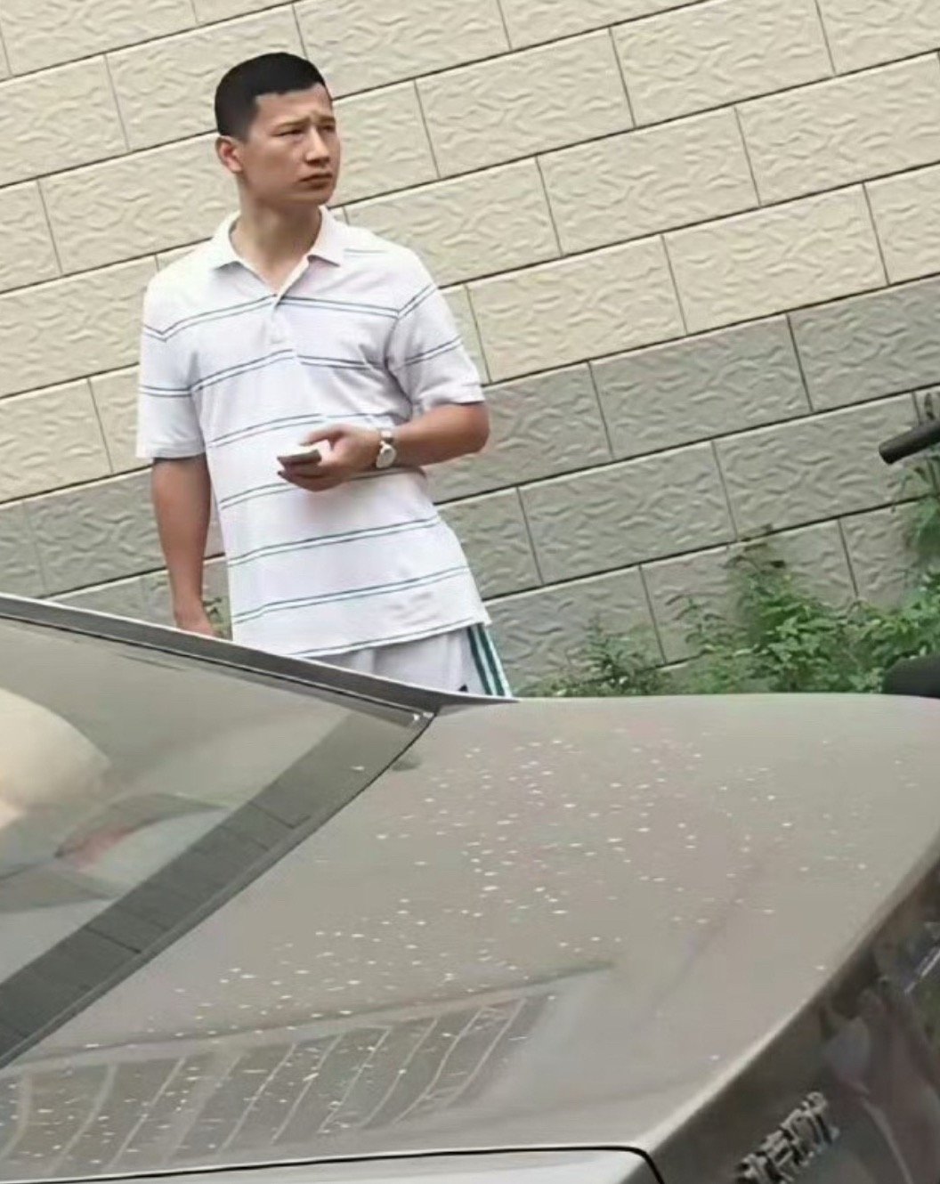 网恋对象说他长的像白敬亭，奔现翻车了 