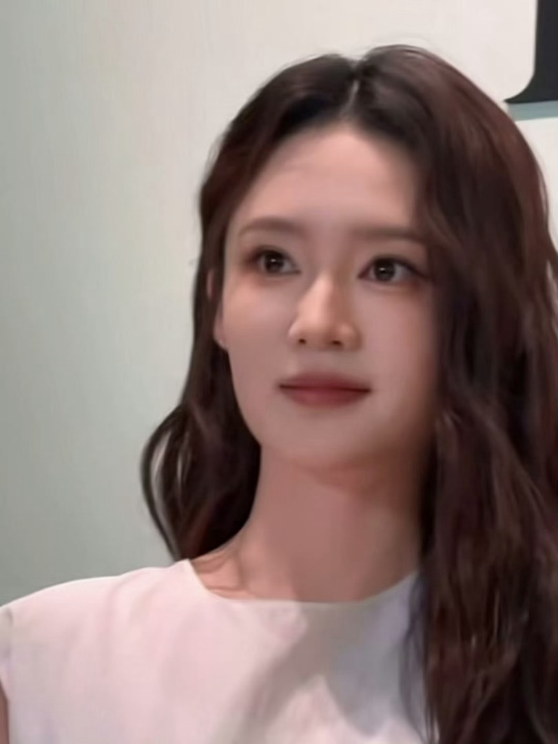 杨幂李沁同框两位同框对眼睛很友好！！状态都好好 
