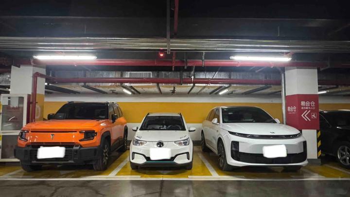 老司机的噩梦！新能源车“发福”，车位都快容不下了🚗💨谁懂啊家人们！现在开新能