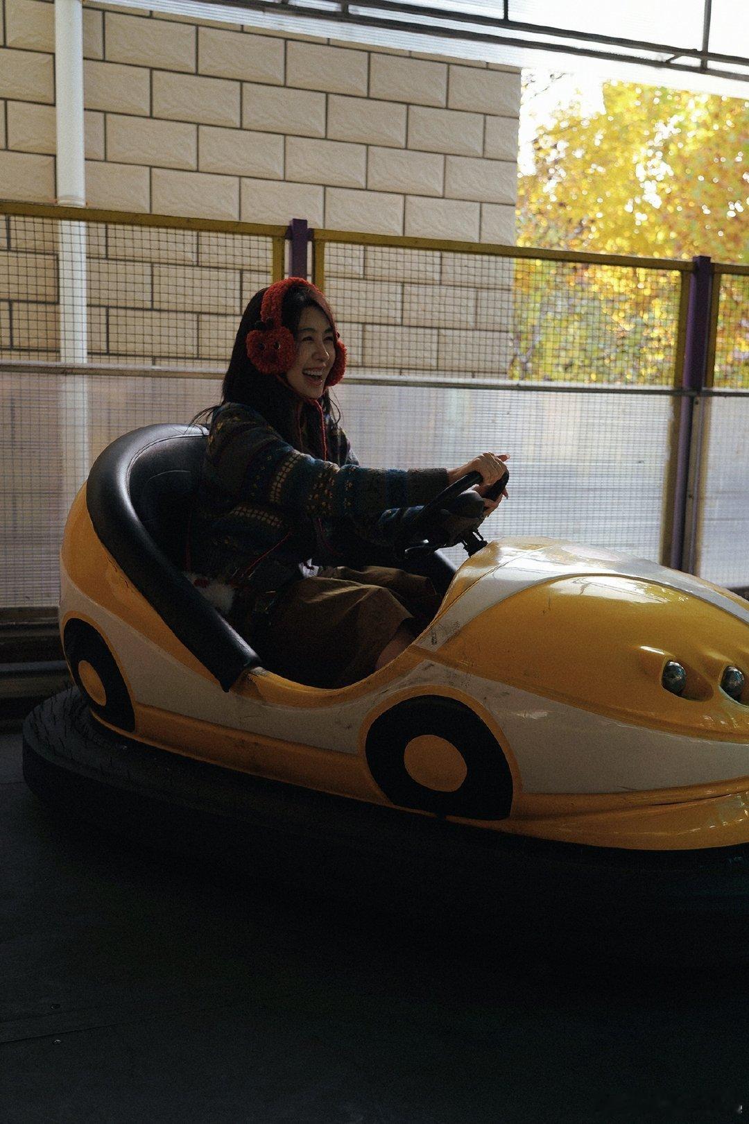 李菲儿 超脱内娱的活人感李菲儿有种超脱内娱的活人感！她的随拍看起来好温暖好舒服，