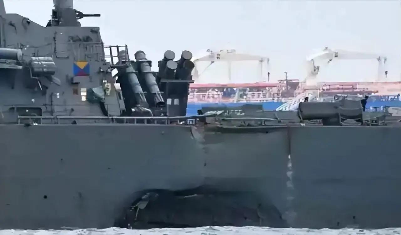 2月9日，东太平洋和印度洋同时出事：美军直接炸沉一艘涉嫌贩毒的小快艇，造成两人死