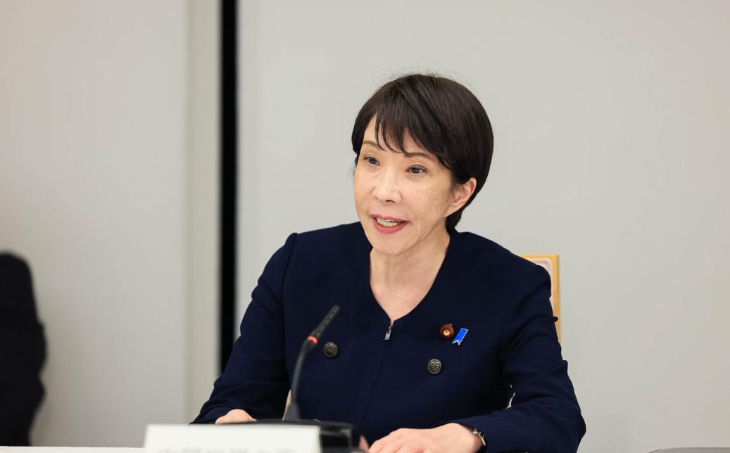 *日本的天彻底塌了。6月29日，中国商务部再度发布公告，将20家日本实体列入出口