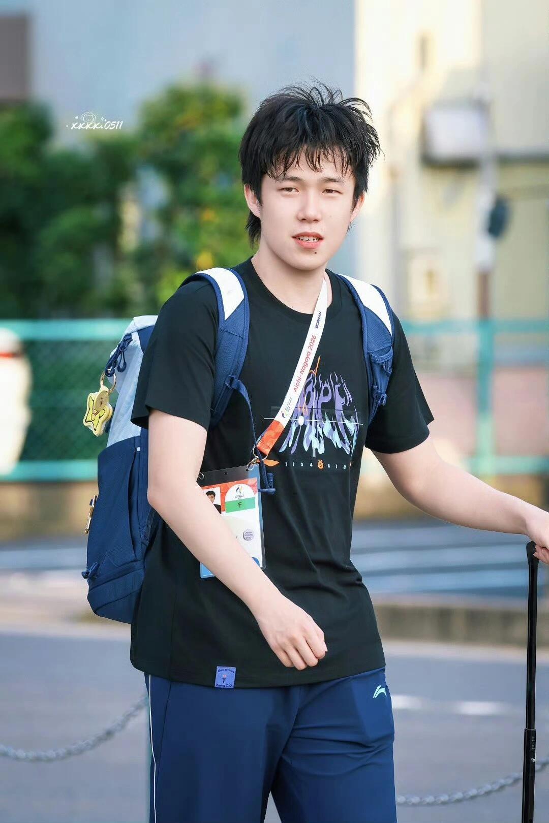 王楚钦名古屋亚运会下训，王队好明媚啊！ ​​​