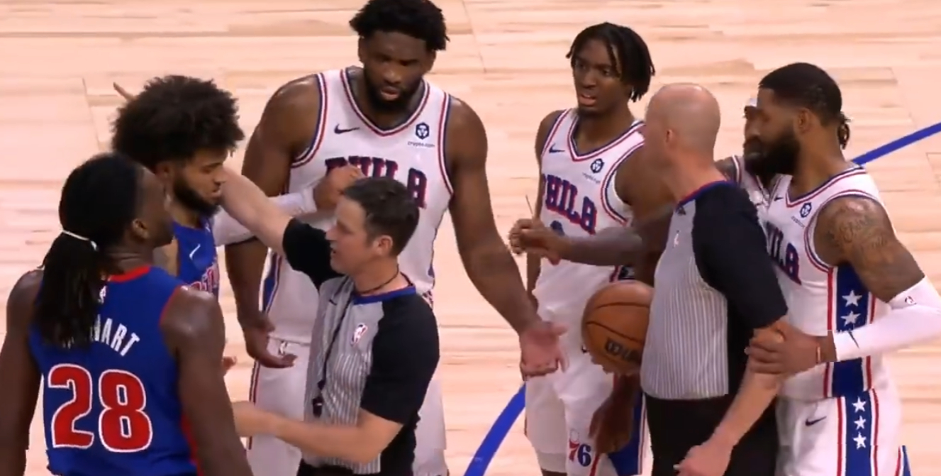 #斯图尔特被驱逐##斯图尔特恶意犯规# 斯图尔特被驱逐！！二级恶意犯规 ​​​