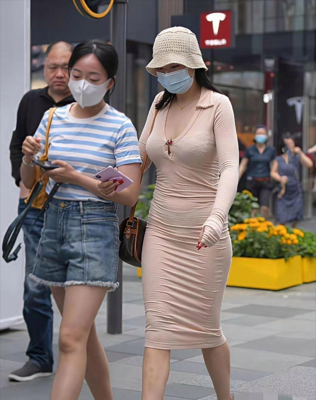 只要自己放得开，难堪的就是大爷！