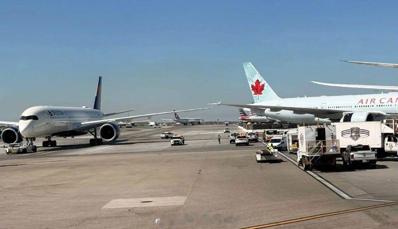 【达美A350在洛杉矶滑行时剐蹭加航777】北京时间10月7日凌晨，美国洛杉矶国
