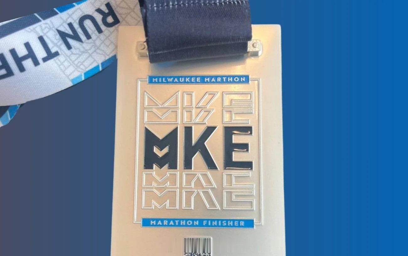 2026密尔沃基马拉松奖牌拼写错误，都拼成 Milwaukee Marthon。