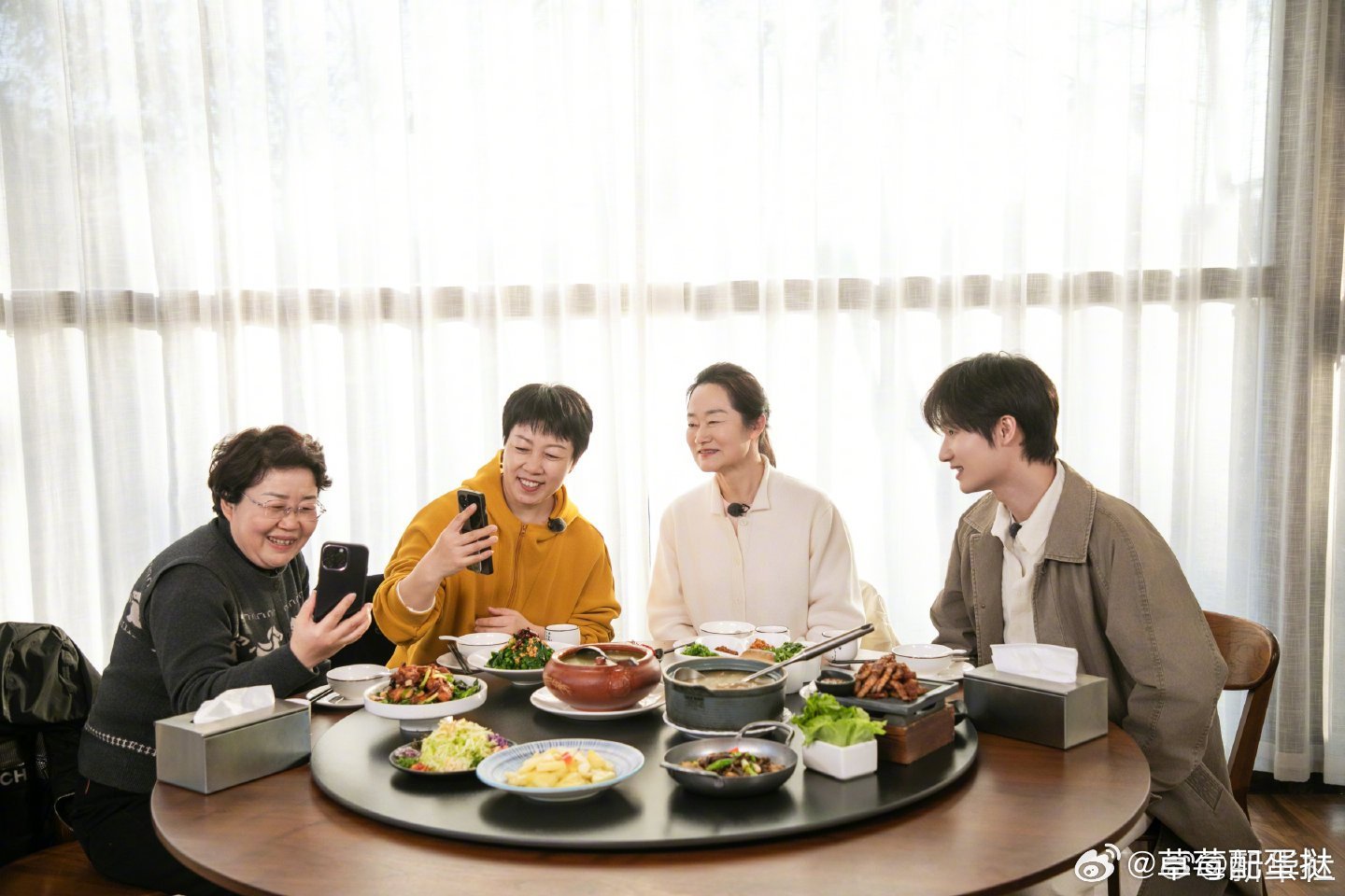 蒋敦豪带十个勤天妈妈团游腾冲《我家那小子2026》腾冲行太治愈！蒋敦豪带妈妈团阳