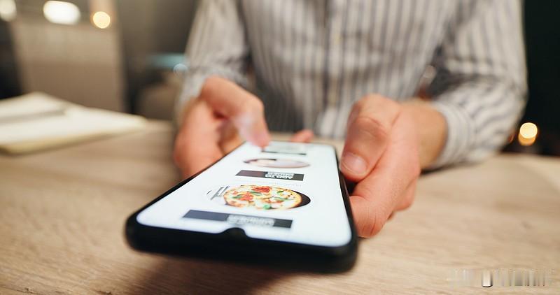 今天吃什么 翻了半小时外卖APP，手指都快划秃噜皮了，最终还是锁死楼下开了6年的