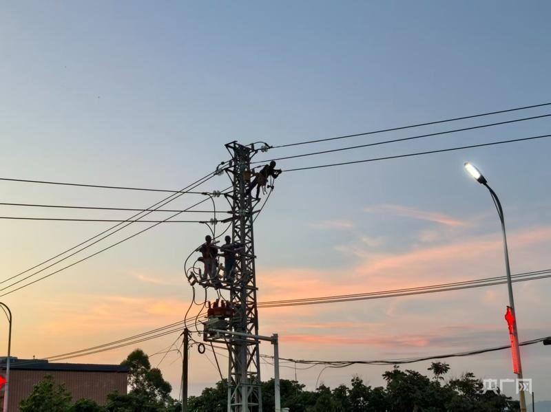 南方电网：5月27日以来，广东电网用电负荷今年三次创历史新高，达到1.7367亿