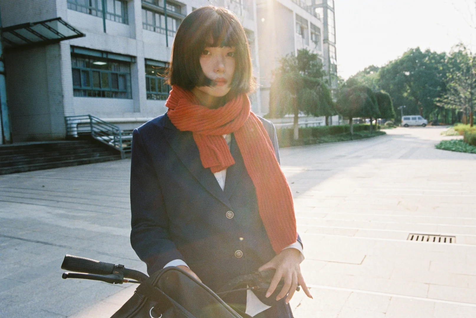 这秋天的风 又把我带远了