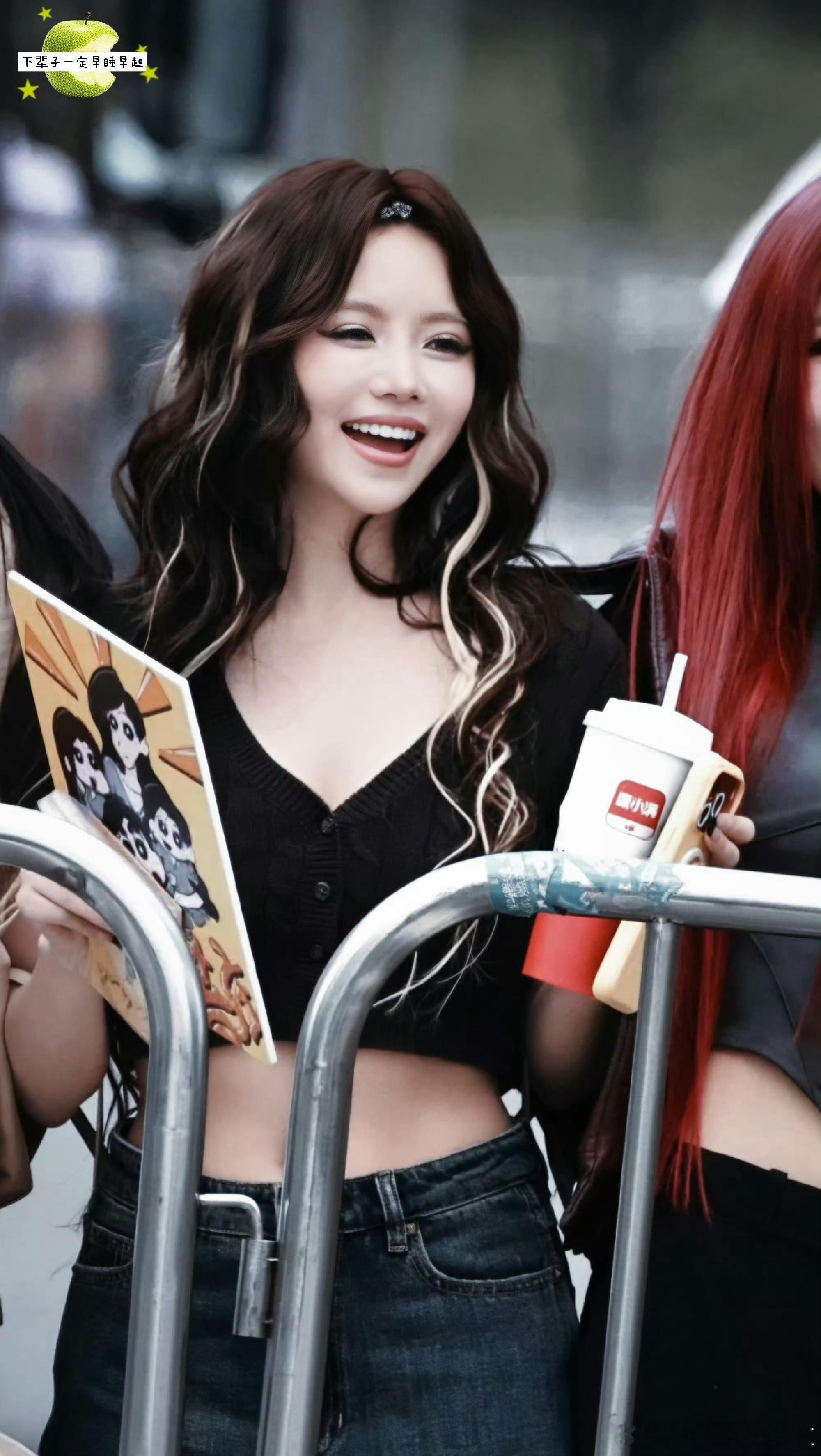 安崎二公妆造梦回青你安崎二公妆造梦回青你  安崎二公妆造直接复刻青你经典！酷飒卷