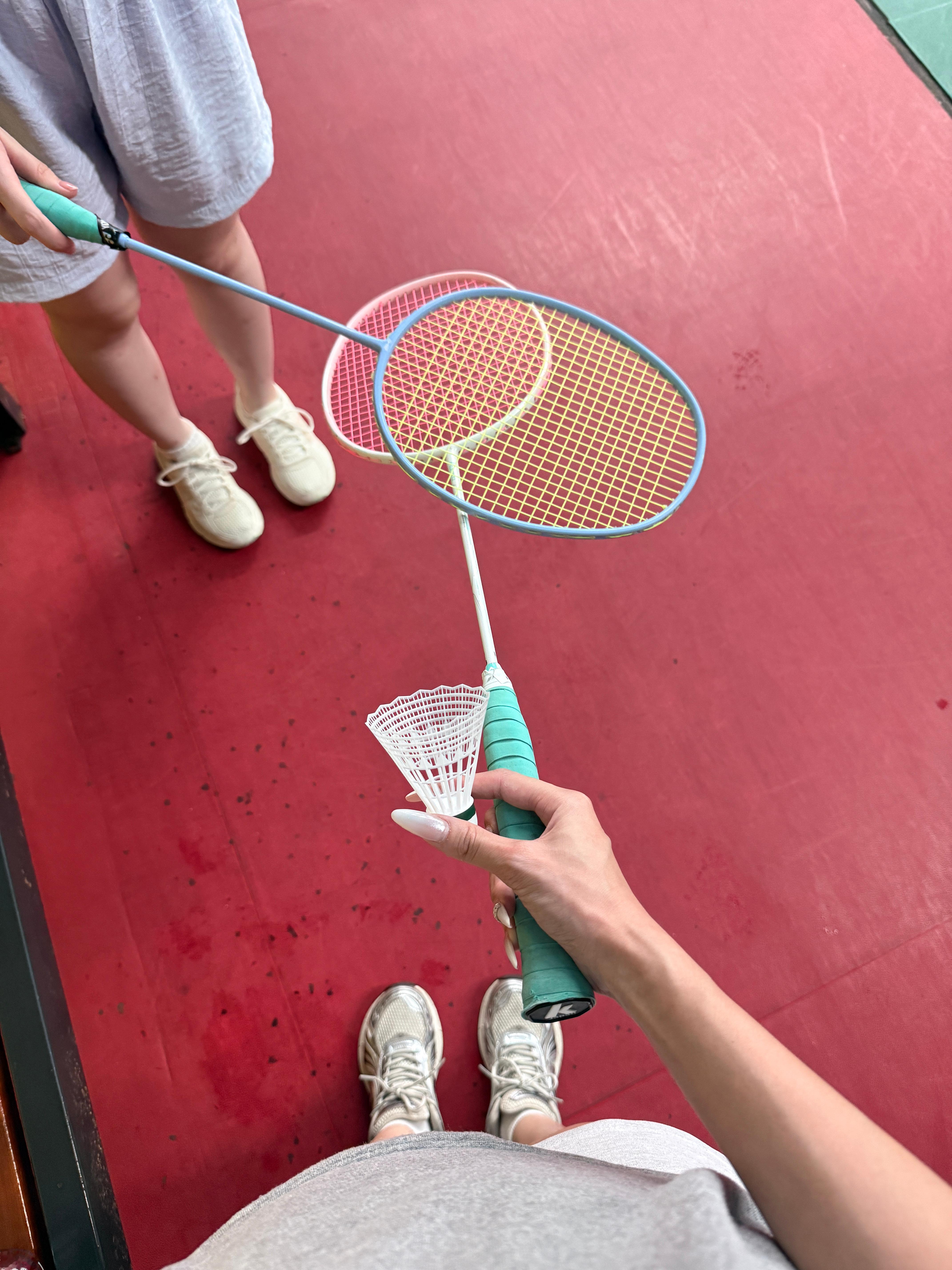 🏸大汗淋漓，浑身通透。虽然只打了一个小时，但对于长期缺乏锻炼的我来说，动起来感