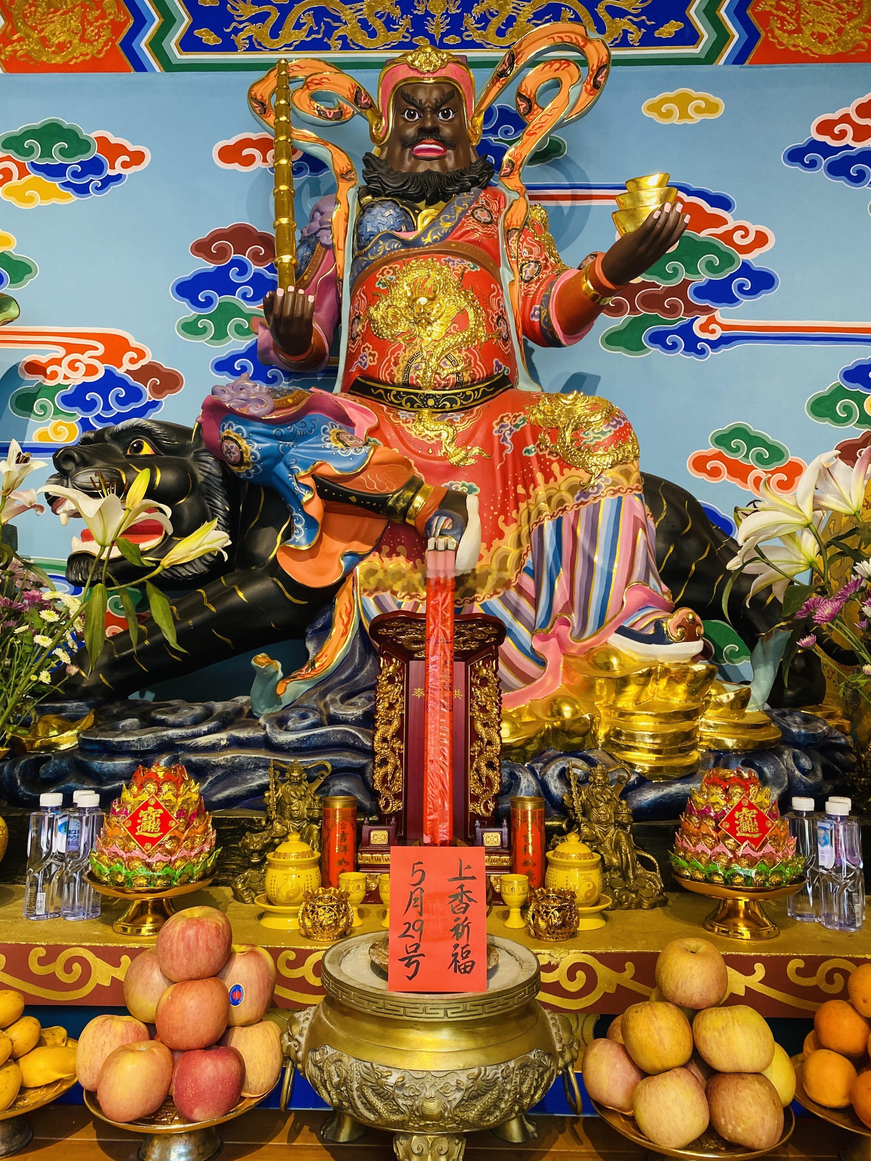 今日吉上吉，5月29日师父持续日复一日为众粉丝上香祈福[作揖]（评论里给他人的愿