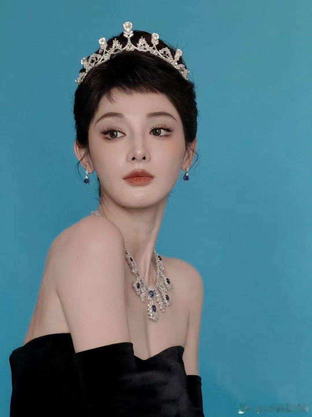 彭小苒赫本风造型彭小苒赫本风彭小苒赫本风造型 