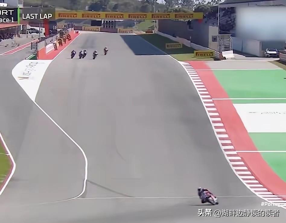 我一说遥遥领先，总会有一些人应激。我就问大家，张雪是不是遥遥领先。后面的日本车队