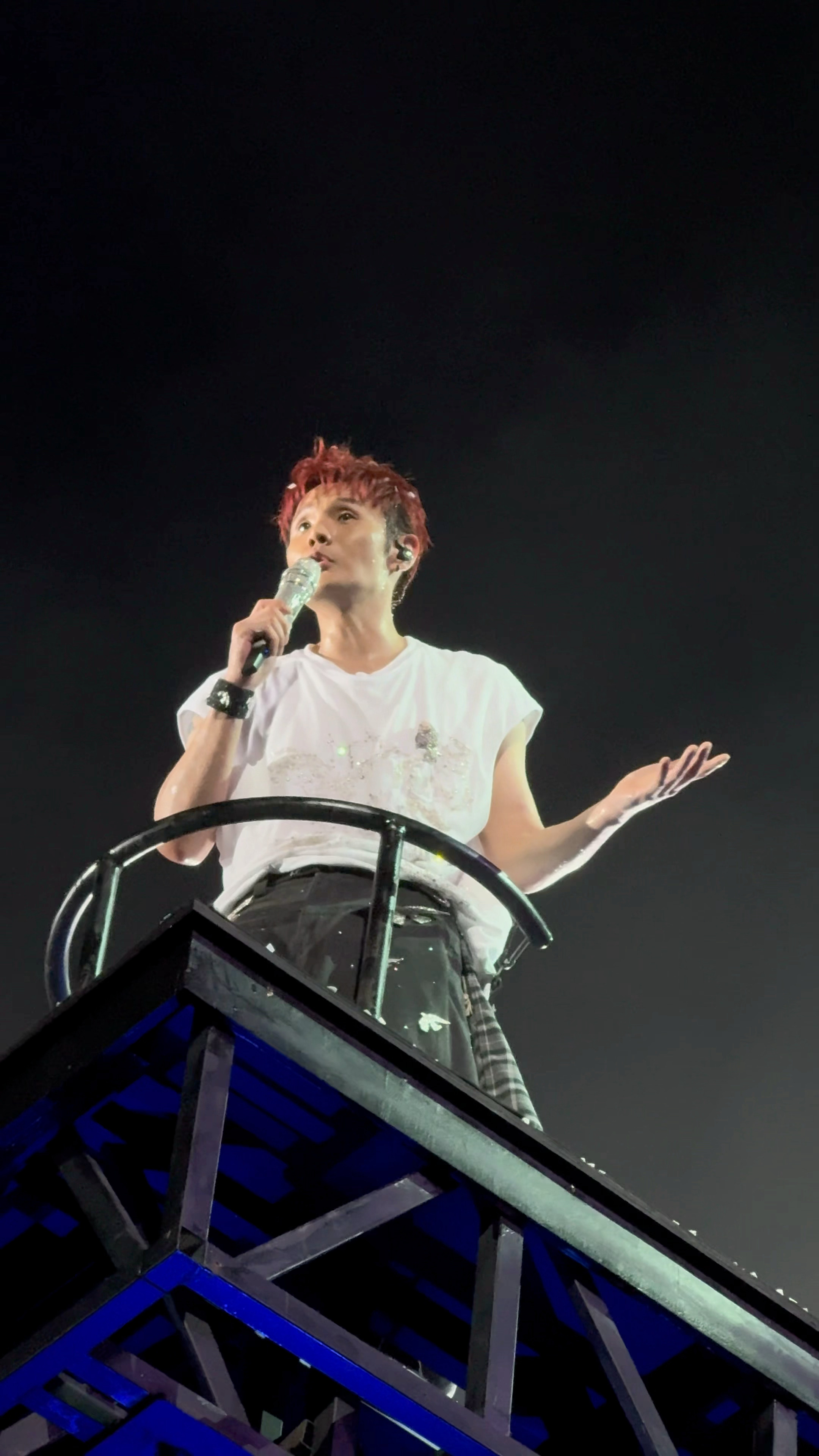 拿个别案例当普遍规律，跨界随意点评指导，也是挺典型的逻辑误区。这波热度早就过去了