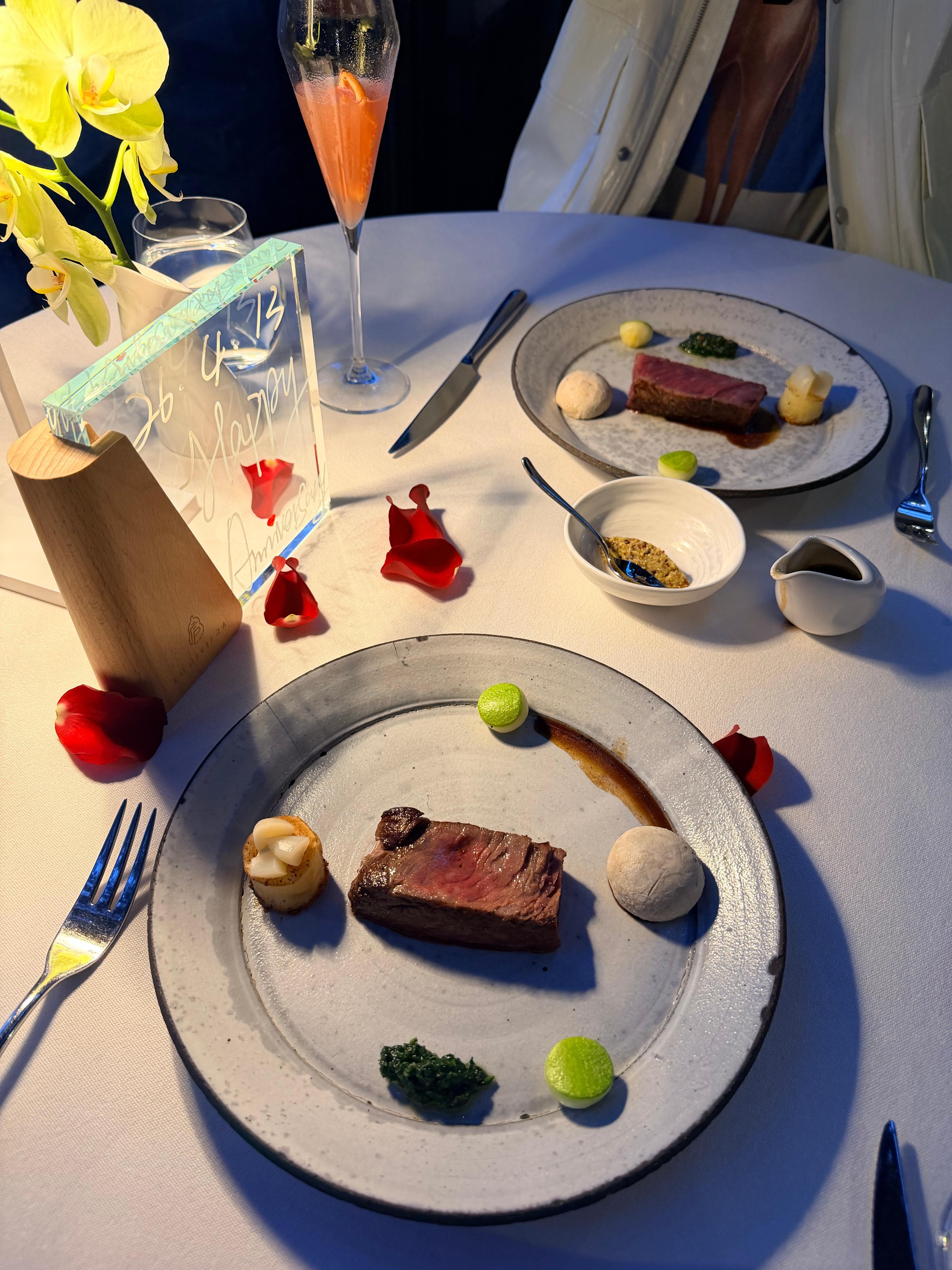 三个人一起过的七周年