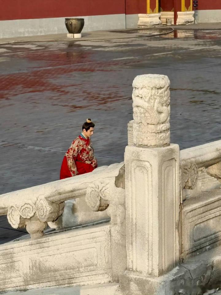 成毅和欢瑞合同到期愿自由在手，愿快乐人生。成毅，去拍你想拍的剧，去过你想过的生活