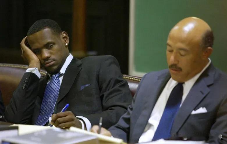 面对逆境

乔丹：
-我的比赛更好，我的队友也更好

科比：
-我的比赛更好，我