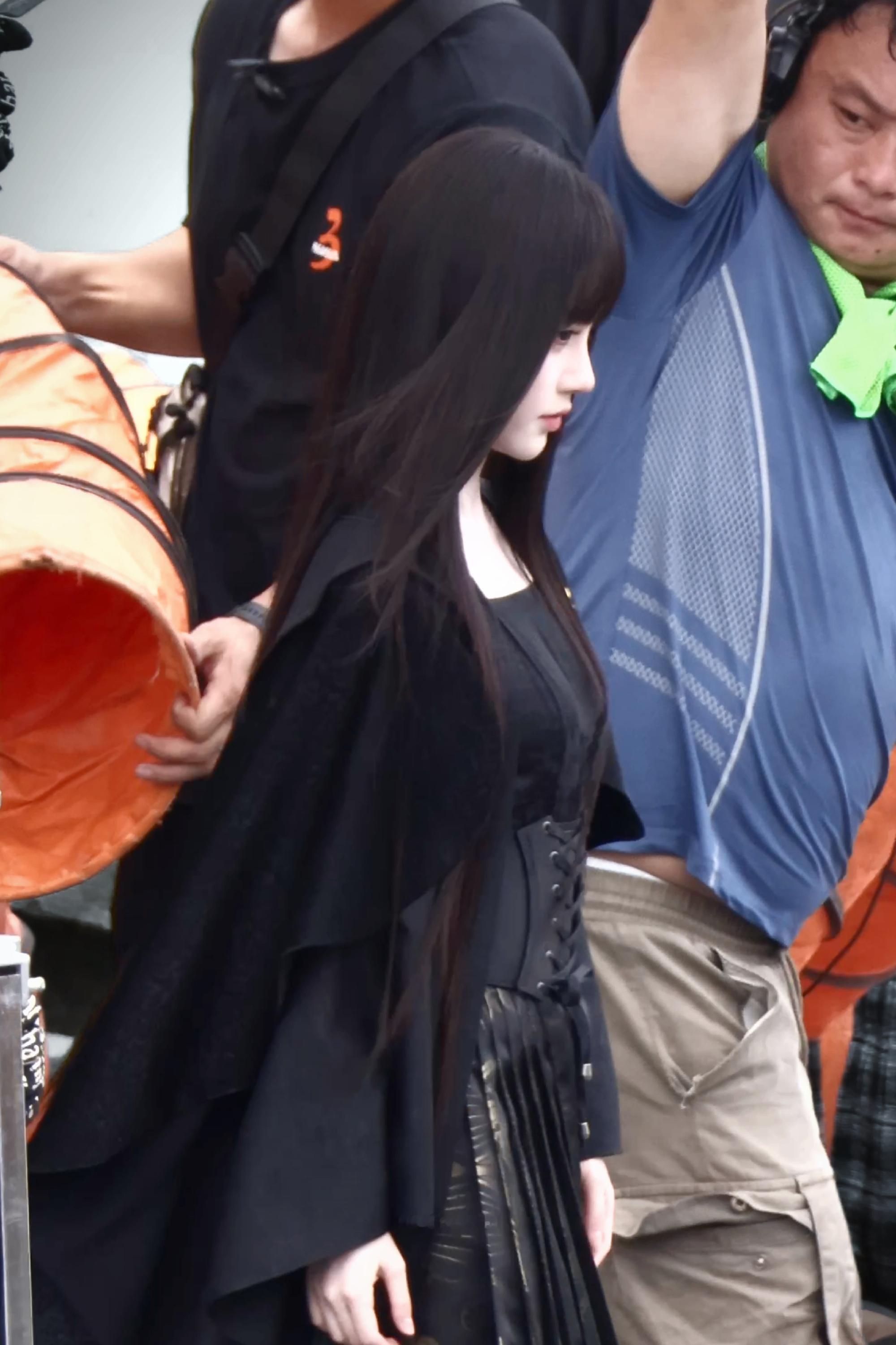 少女暴君鞠婧祎苏绿夏 贩卖魔药鞠婧祎黑长直恶女感