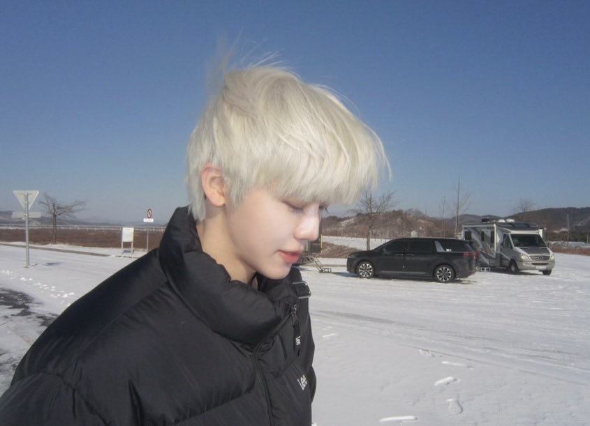 罗渽民白发 雪景白发，真的很梦幻！ 