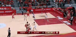 中国男篮大将高诗岩真是太强硬了！在今天中国男篮主场迎战荷兰男篮的友谊赛中，当时比