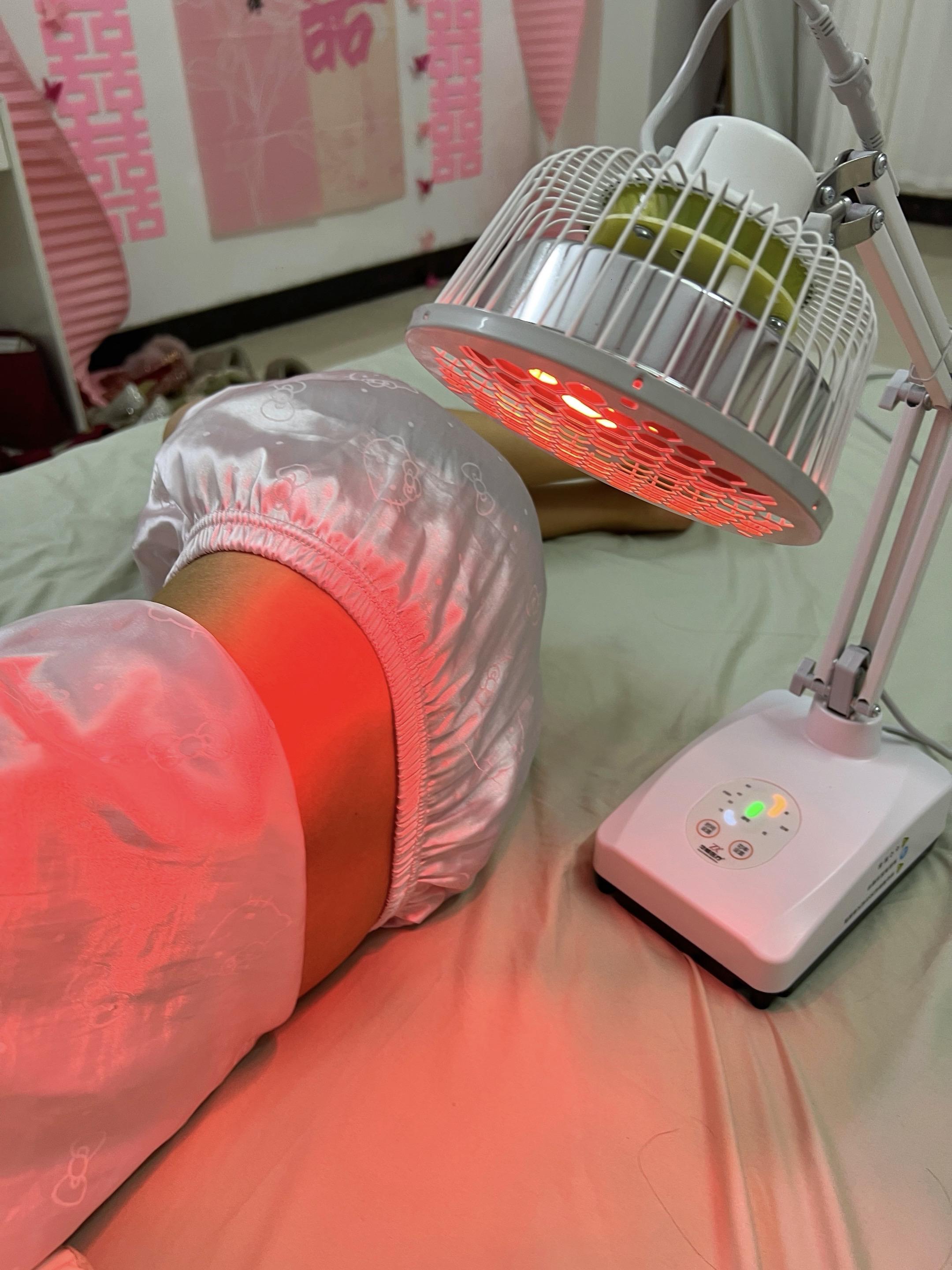 老祖宗说热敷是大补，工作腰部 臀部不舒服，回家烤灯半个小时，照完身体通畅了