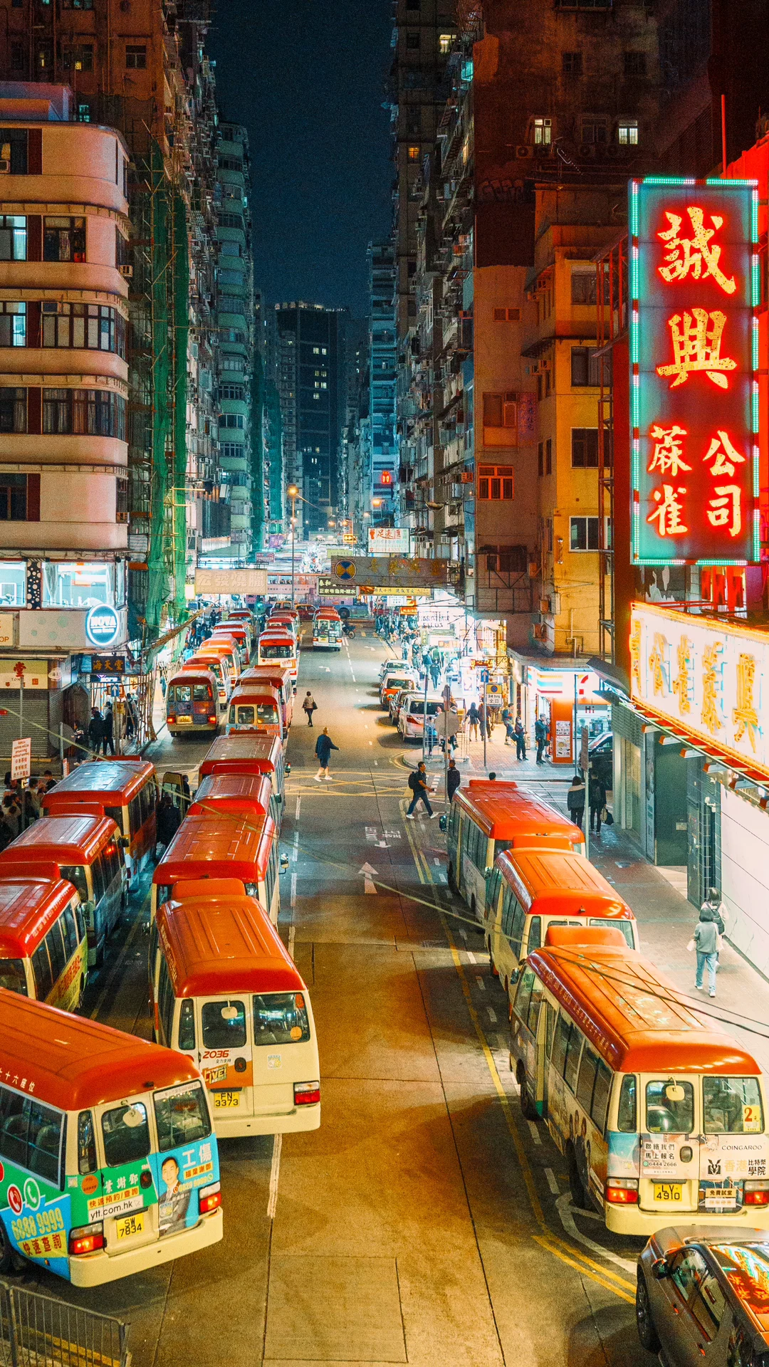 当我用𝟏𝟓张满屏照片打开日落后的香港