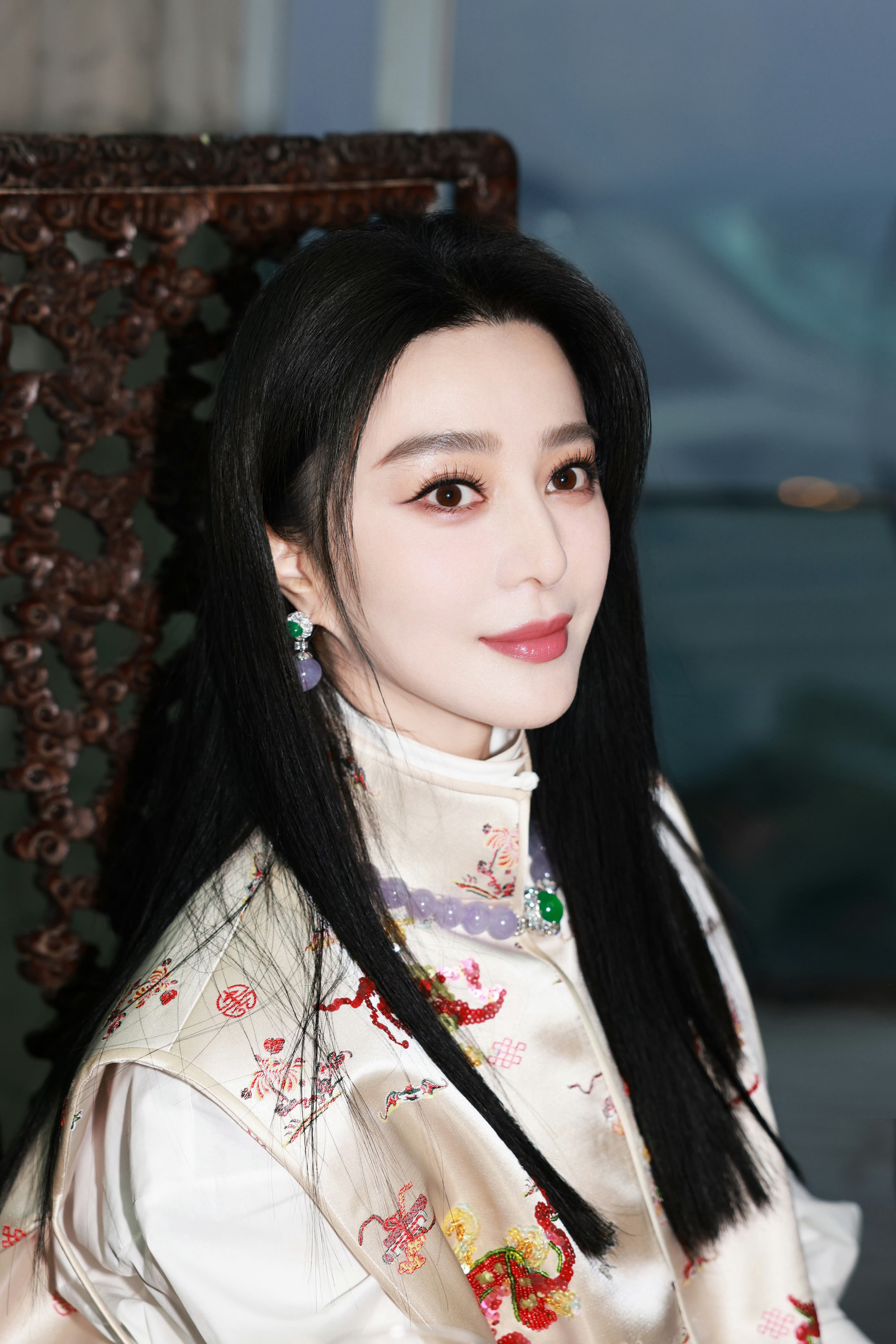 不乱搞那些盘发和奇奇怪怪礼服，随便美晕其他人 