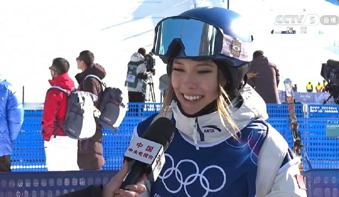 谷爱凌说我就是能顶住压力第一跳摔倒，但是第二跳顶住压力出色完成动作，这就是谷爱凌