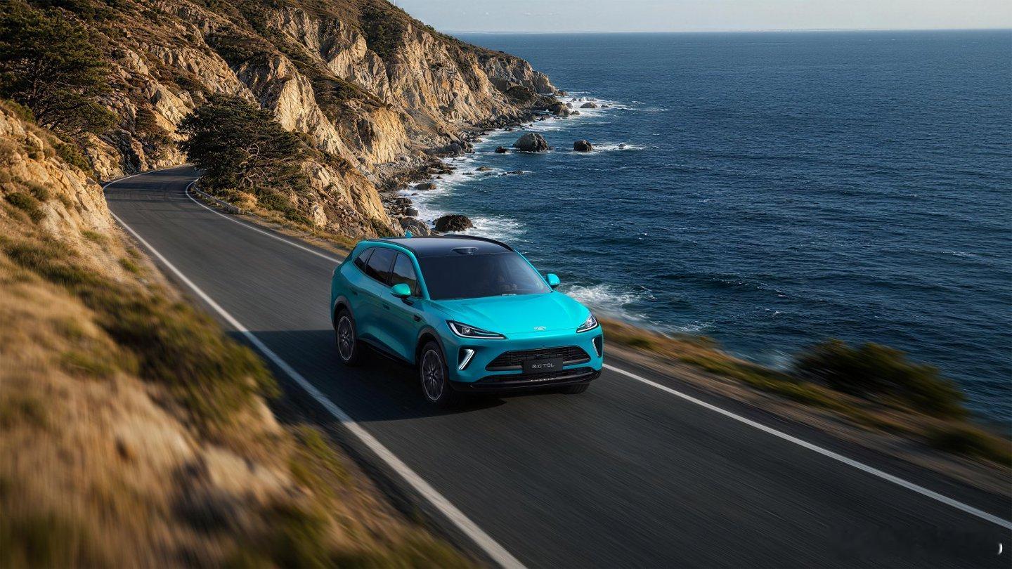 奇瑞风云 T9L 已上市，定位中型大五座插混 SUV。车身尺寸为 4870 / 