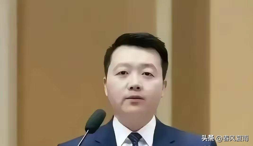炸了！罗鸿提案建议取消私生子法定继承权！网友纷纷表示力挺。更有人提出，私生子有法
