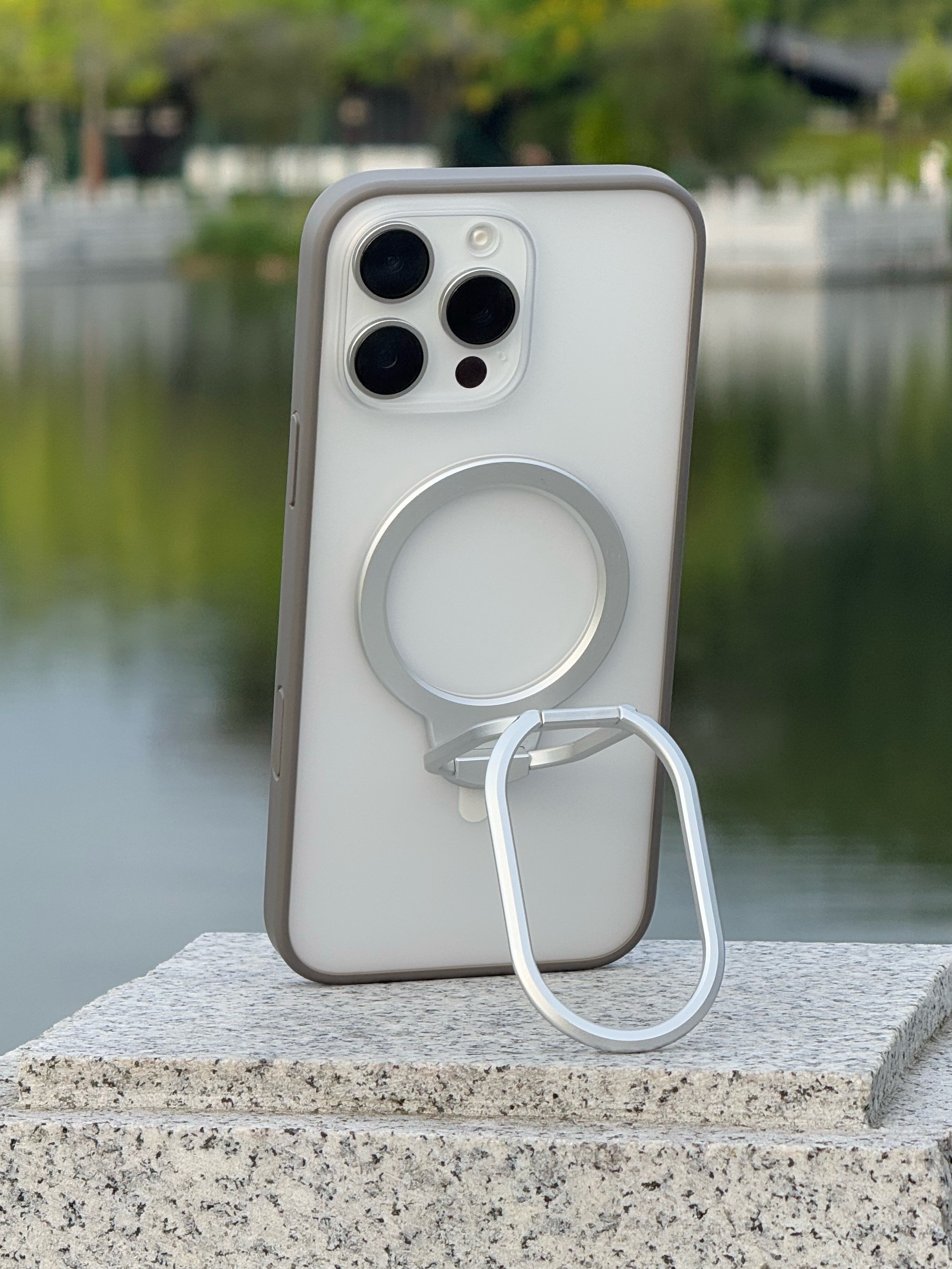 讲真还蛮期待 iPhone17Pro 系列，这么多年了，外观终于不再套娃 ​​​