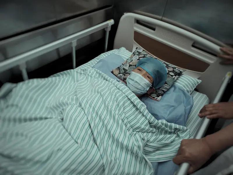 看到河池一女子走失25年，腹中竟藏90斤巨瘤的新闻，真让人震惊。这90斤的巨瘤，