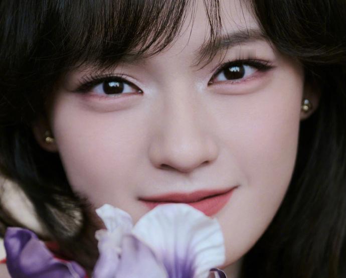 摄影师是多喜欢文淇的眼睛 谁懂摄影师到底有多偏爱文淇的眼睛 简单的拍摄现场都忍不