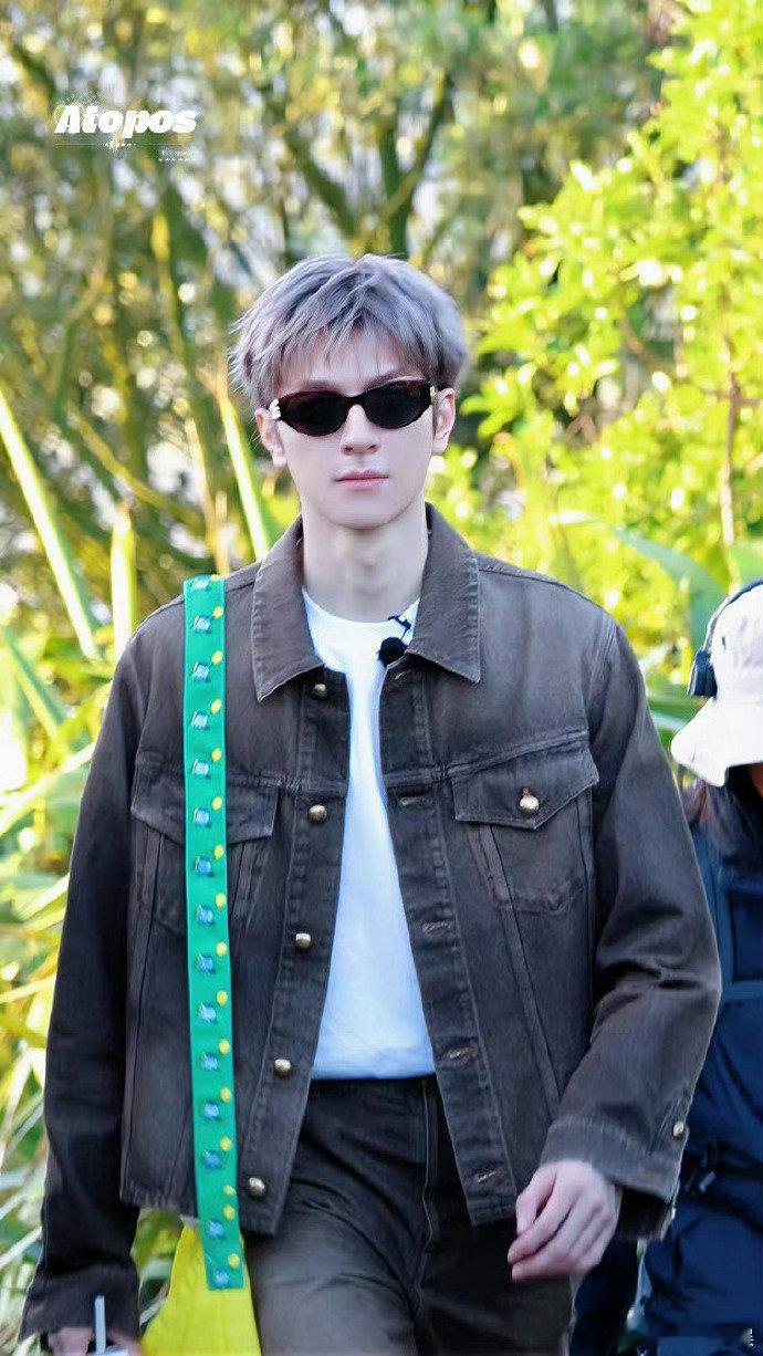 灰发的林一 林一灰发好帅，请帅哥多多解锁新颜色看看 林一灰发好帅