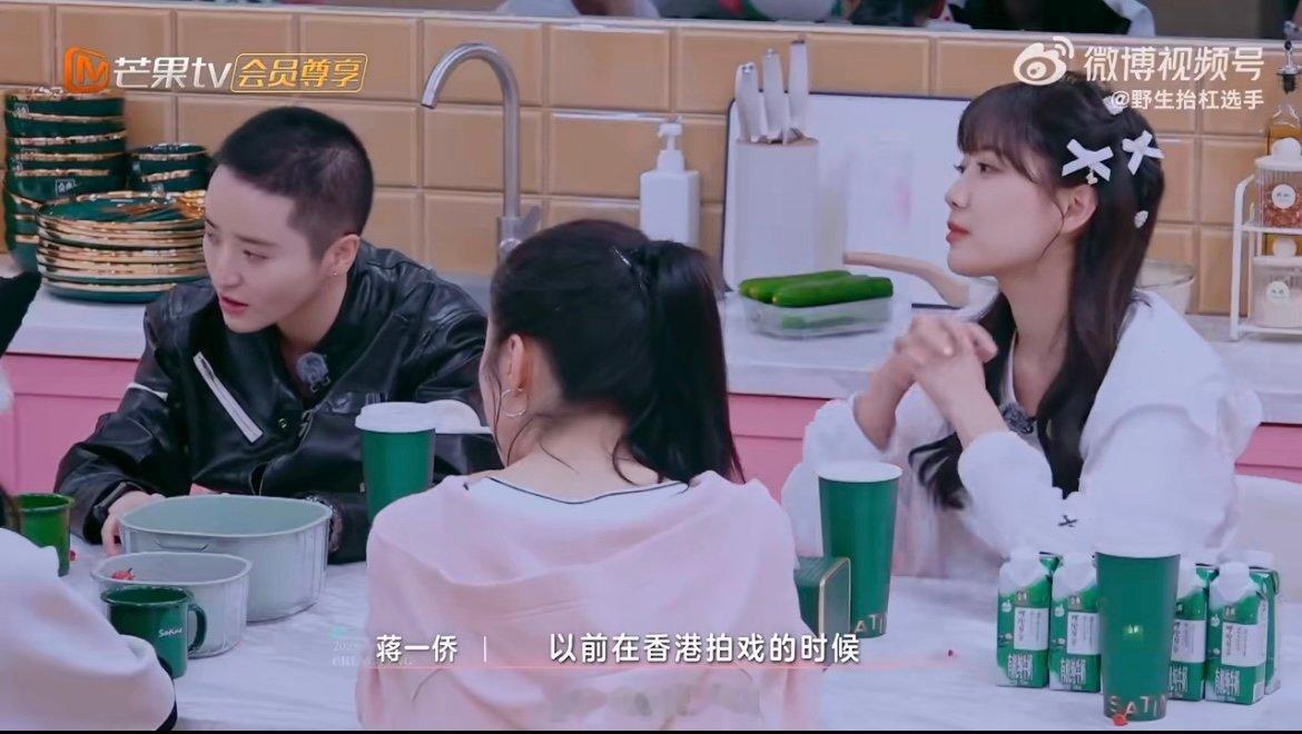 叶童香港电视台工作强度很恐怖 叶童一句话揭开娱乐圈“拼命史”！香港电视台艺人连轴