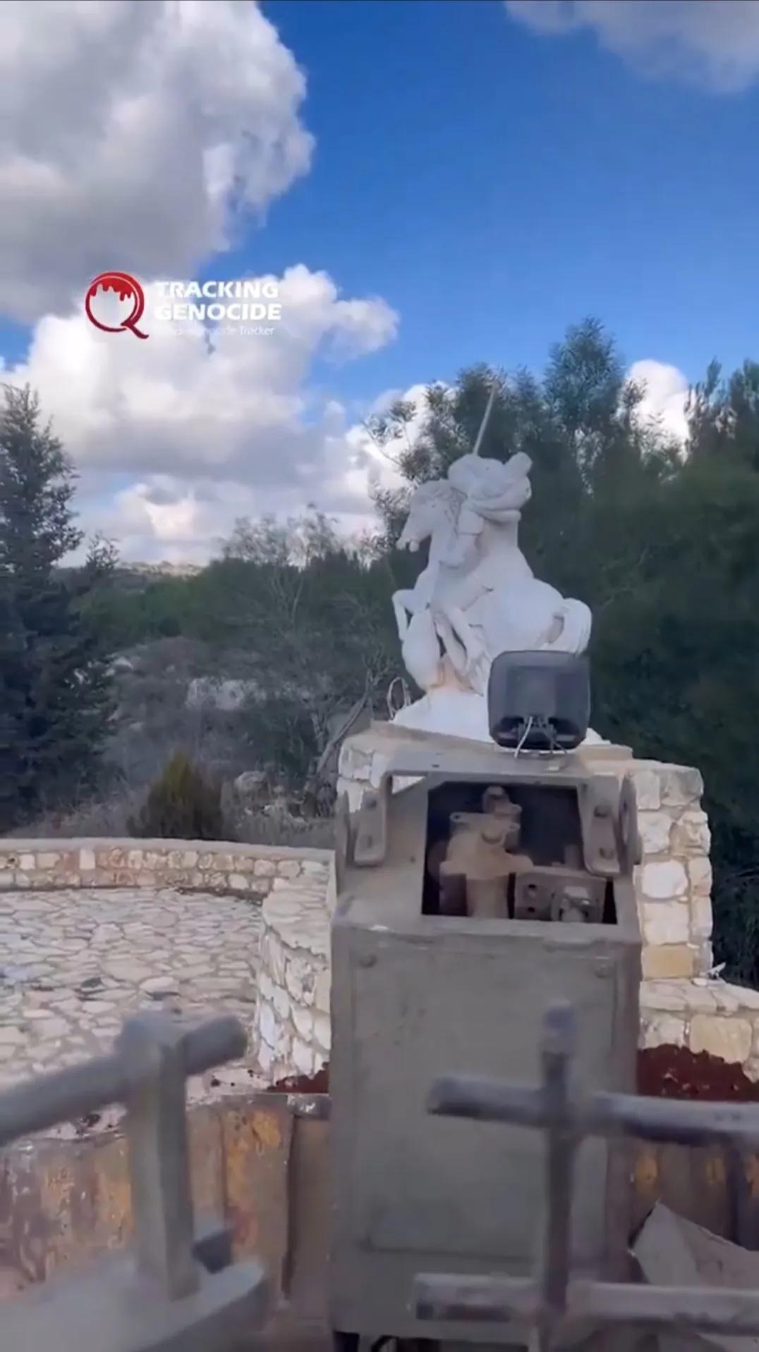 此前以军在黎巴嫩南部打砸耶稣雕像的争议还未消散，又一段实拍画面流出，以军士兵驾驶