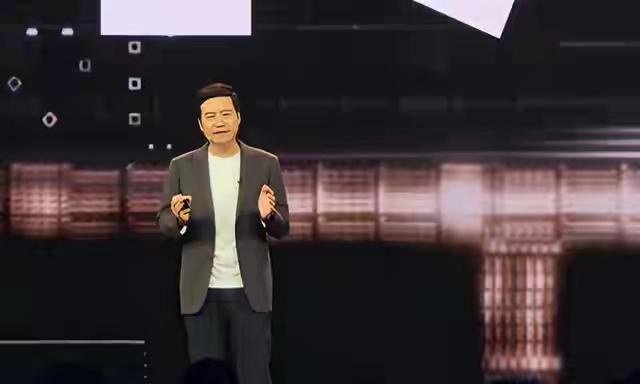“小米又整大活儿了？”——昨晚刷微博，一条“SU7 Max刷纽北比Taycan快