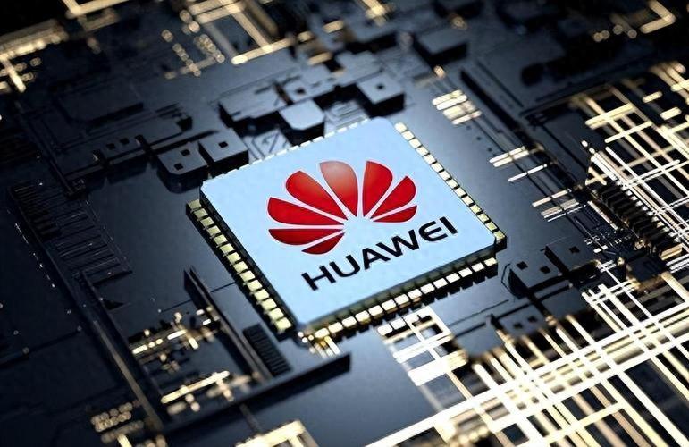 说IBM抄华为芯片思路，只说对了一半，IBM发布0.7nm芯片之后，不少网友说他