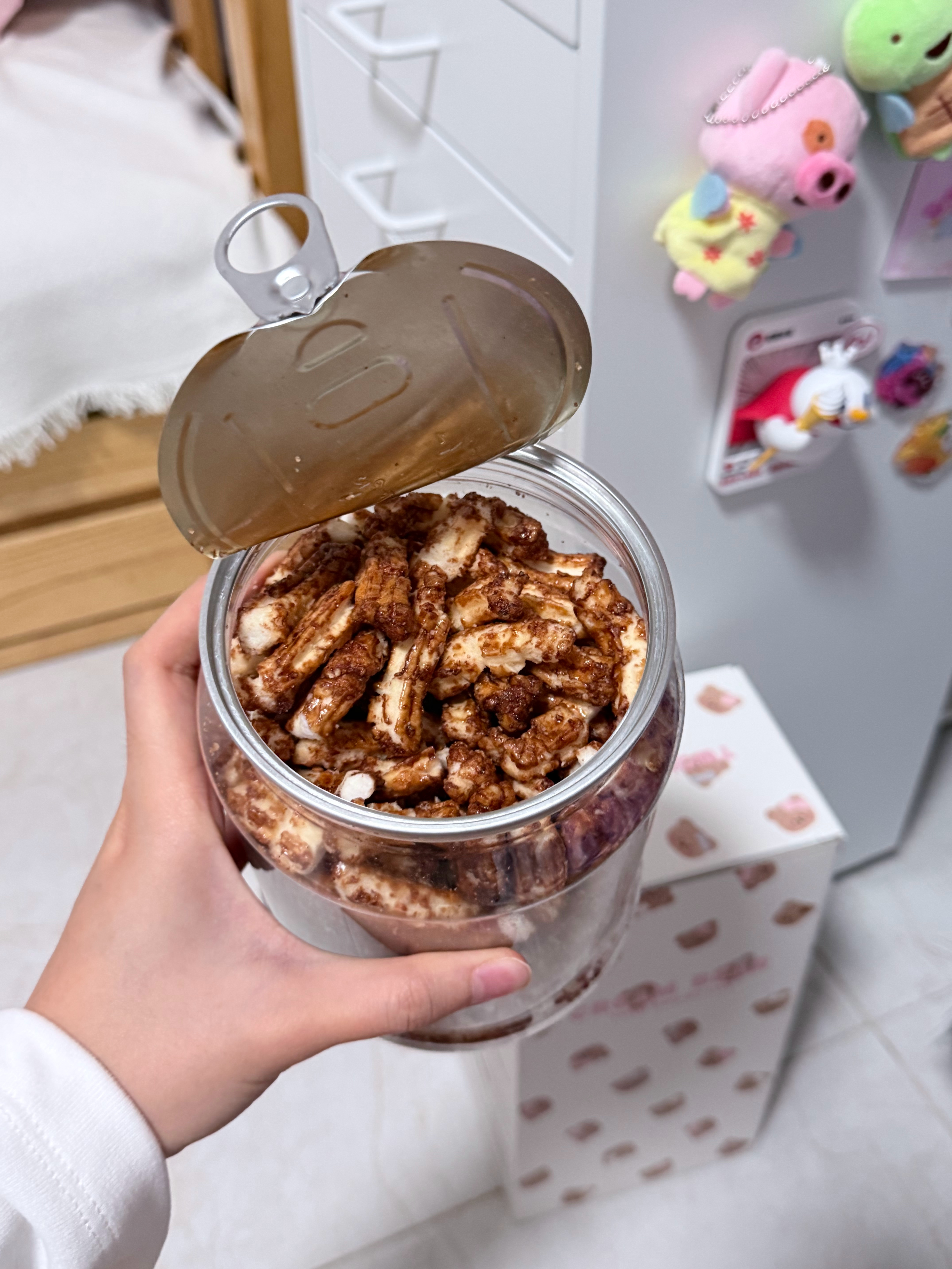 年糕条好美味脆脆的看了配料表继续吃了！有点像米花糖嘿嘿 ​​​