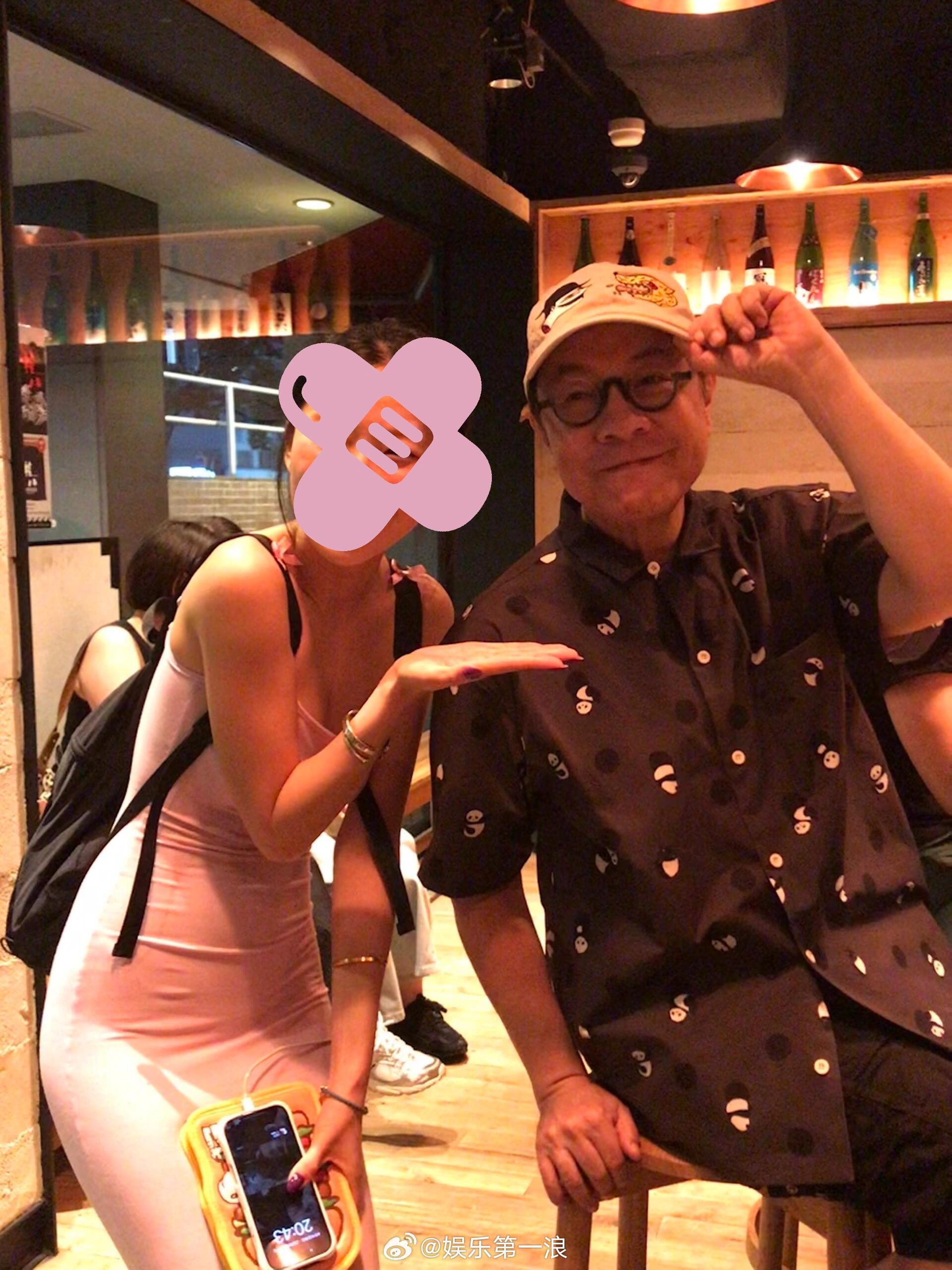 蔡康永怎么老成这样了 有网友在涉谷偶遇蔡康永，引发“蔡康永怎么老成这样了”讨论，