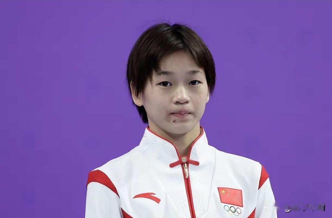 跳水队总被说百年一遇，其实哪有什么天选之子，全是人撑出来的。

伏明霞14岁就站