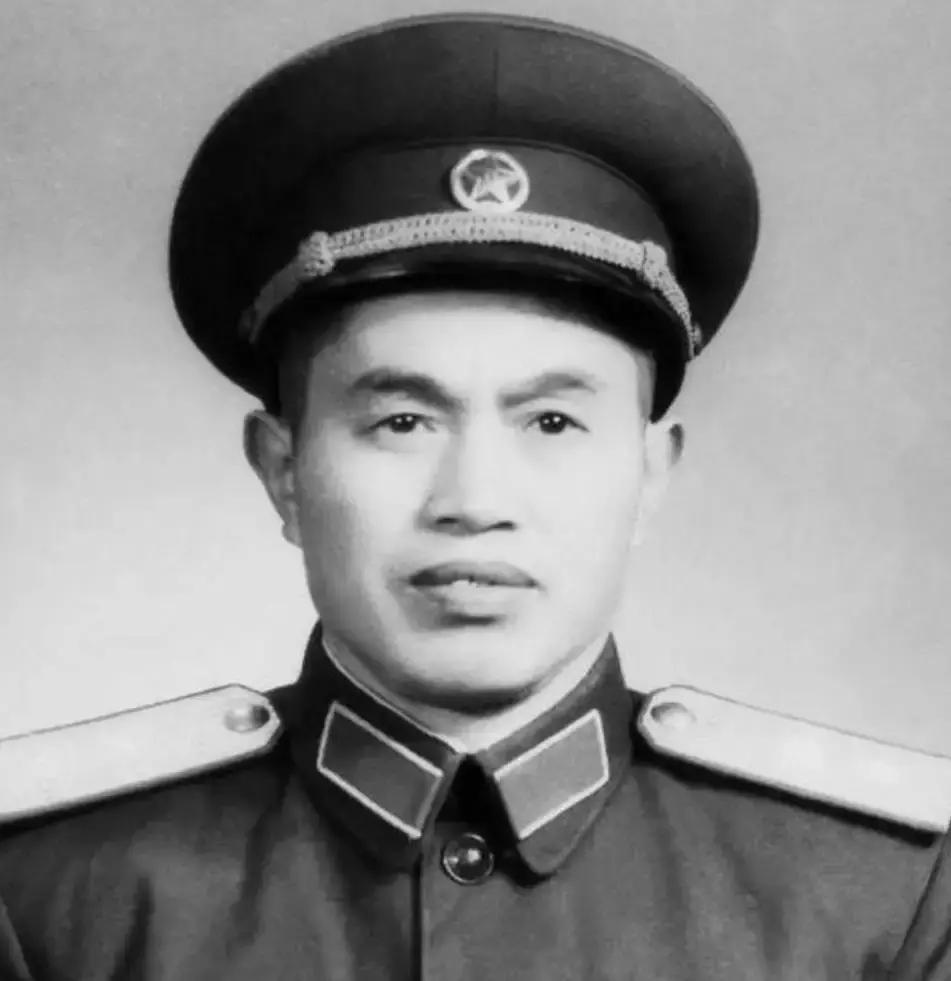 1974年春，福州军区司令皮定均中将主持召开会议，指着一个省军区领导的鼻子大骂不
