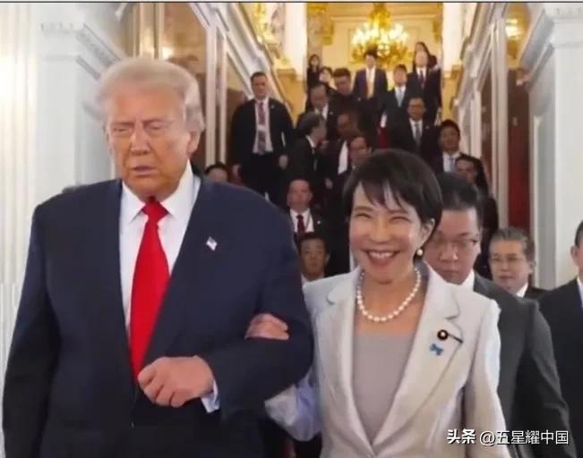 精明的特朗普总统提珍珠港可不是聊天

各位看官，大家有没有注意到一件怪事？
美国