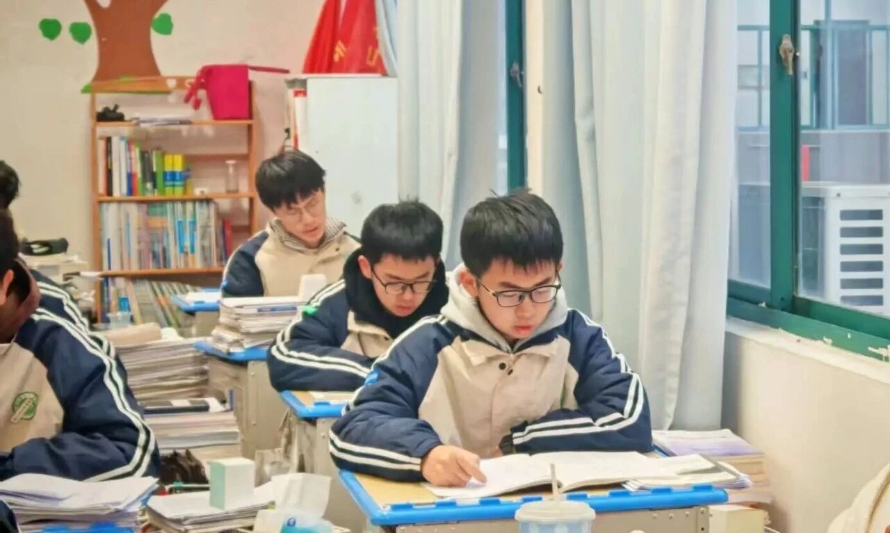 云和中学今年出了对学霸双胞胎🎉，双双被浙江大学录取哥哥沉稳就读工科试验班，弟弟
