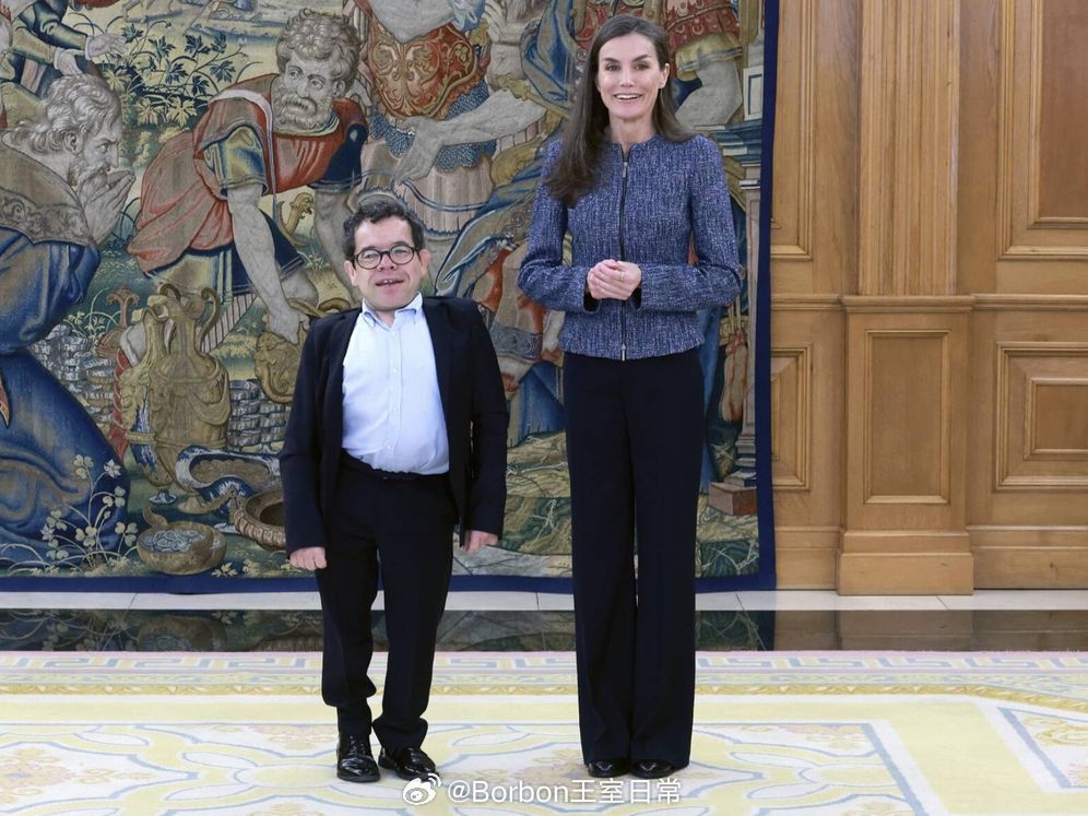 西班牙王室 3月26日，莱后在zarzuela王宫接待皇家残疾人事务委员会主任J